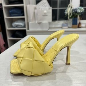 New!  Bottega Veneta lido mules heels